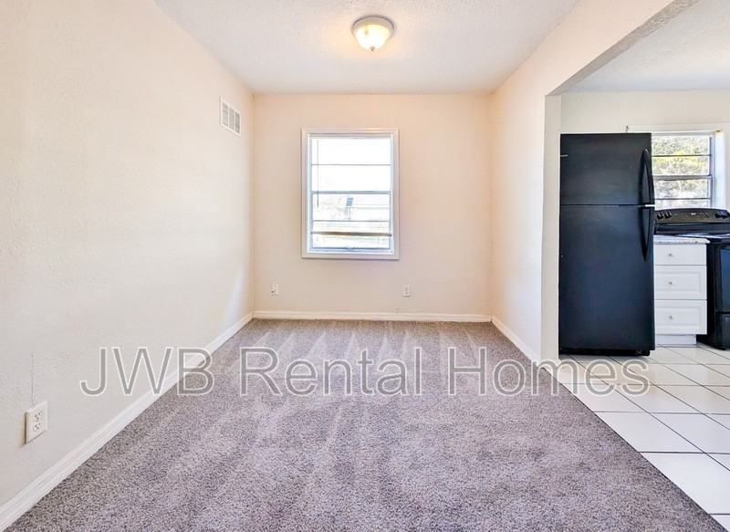 3216 Duane Ave - Photo 4 of 12