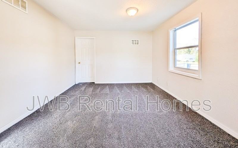 3216 Duane Ave - Photo 6 of 12