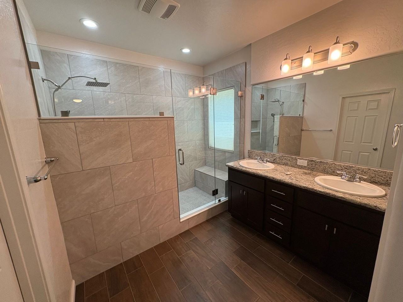 1725 N Silvervale St - Photo 6 of 33