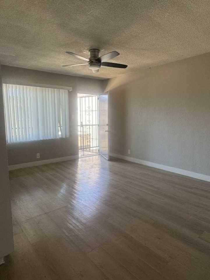Marine Bay Apartments - Photo 5 of 24