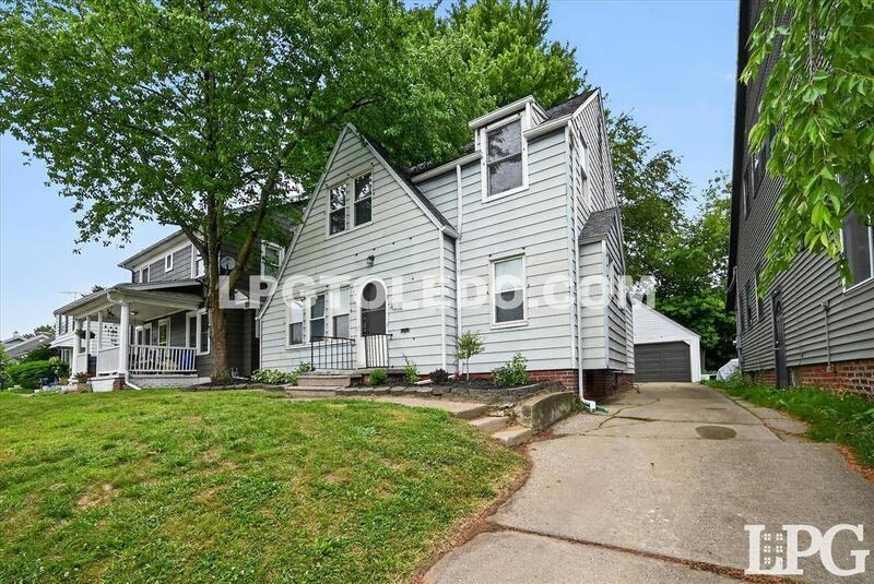 4032 Parrakeet Ave - Photo 2 of 37