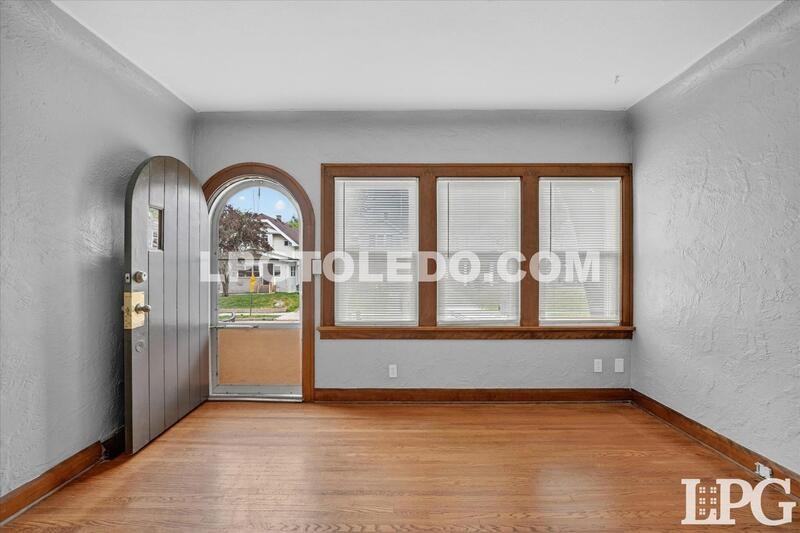 4032 Parrakeet Ave - Photo 5 of 37