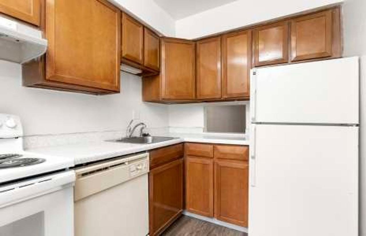 3125 E. Fountain Blvd. - Photo 4 of 27