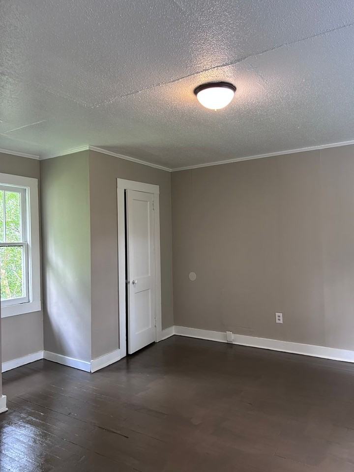31 Crawley Ln - Photo 4 of 5