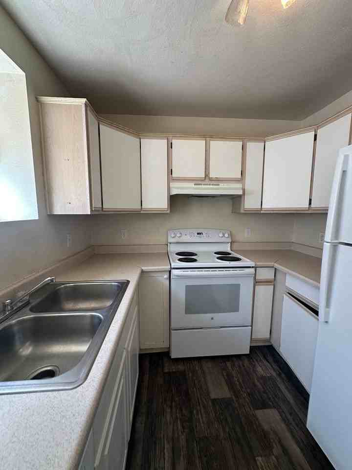 1332 N 625 W #3 - Photo 2 of 17