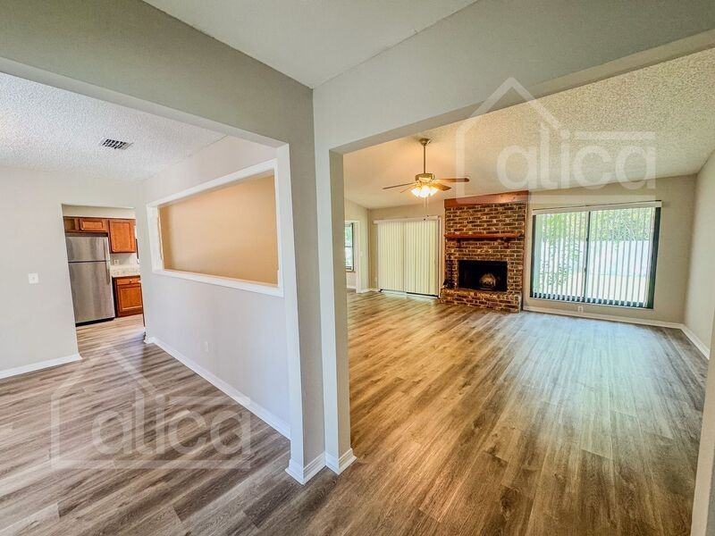 1959 Sussex Dr N - Photo 6 of 30