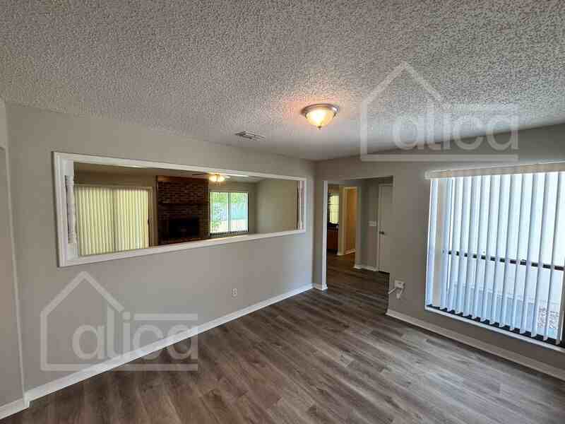 1959 Sussex Dr N - Photo 7 of 30