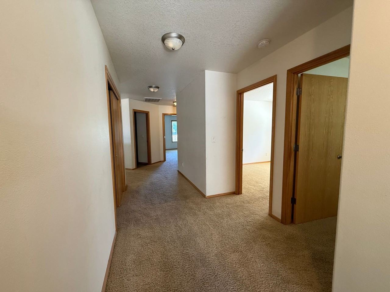 20591 Conifer Ave - Photo 3 of 24