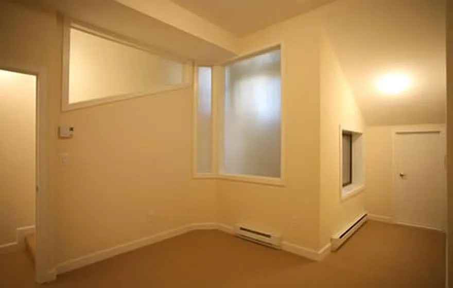 32 Claremont Park #G - Photo 4 of 16