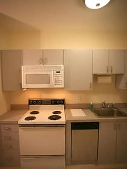 32 Claremont Park #G - Photo 7 of 16
