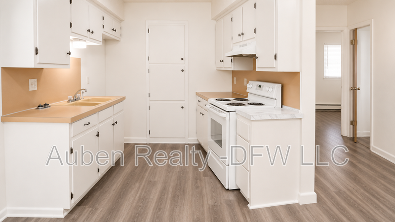 1910 N Alexander St - Photo 2 of 10