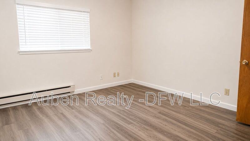 1910 N Alexander St - Photo 7 of 10