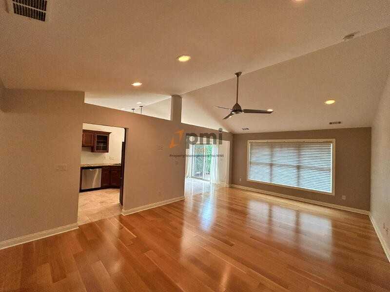 827 Veterans Ln - Photo 4 of 25
