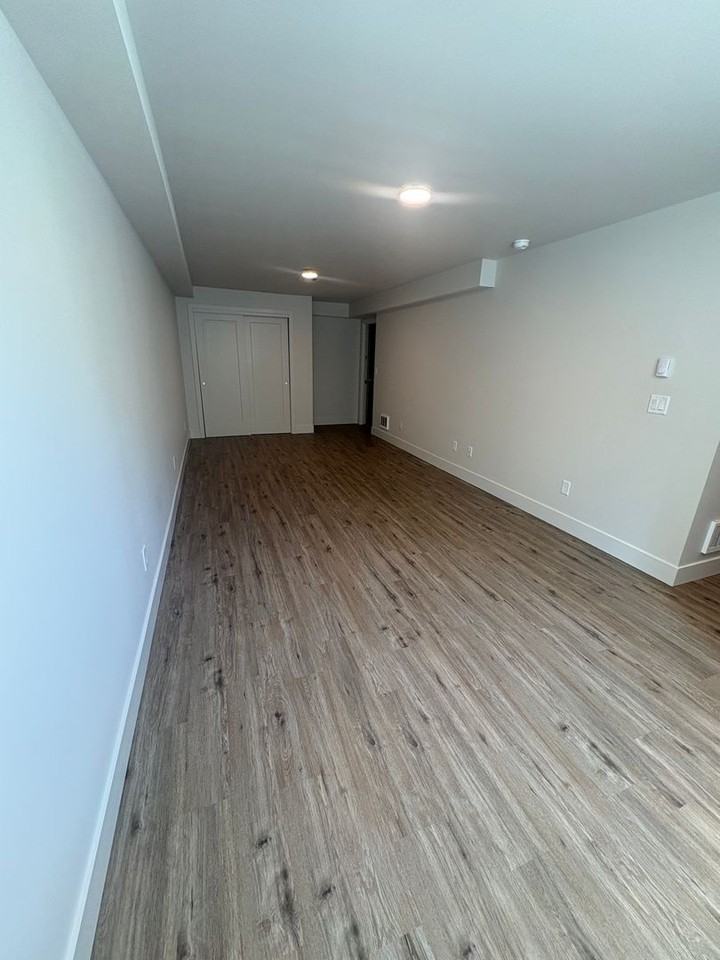 Denny Apartments - Photo 4 of 9