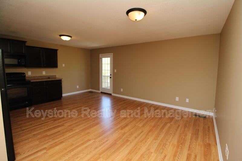 1721 Thistlewood Dr - Photo 2 of 10