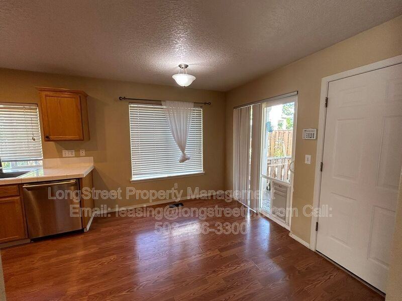 2958 Ne 13th Dr - Photo 5 of 31