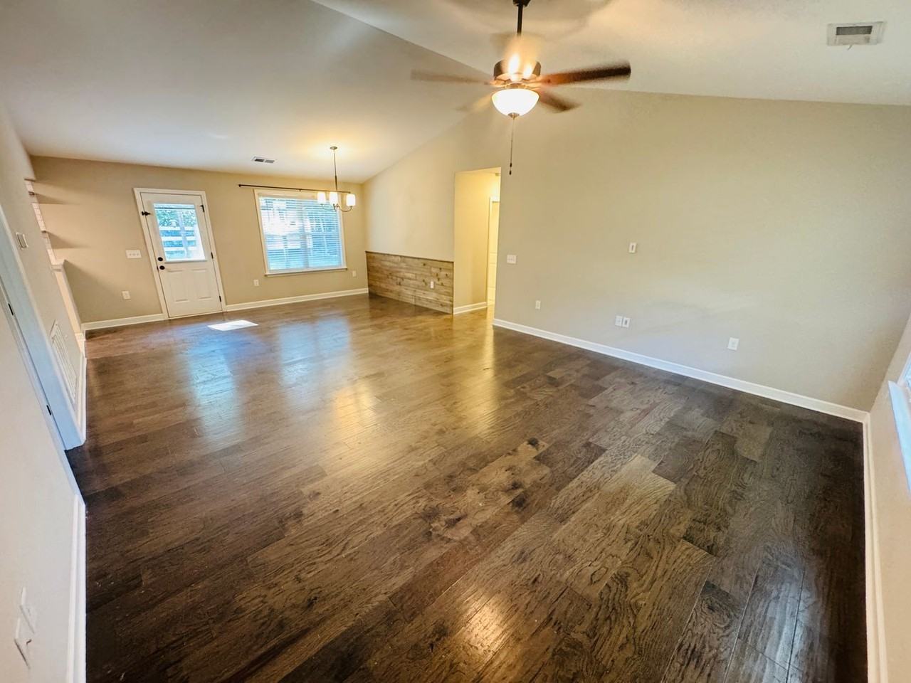 3316 Hunters Point Pike - Photo 3 of 19
