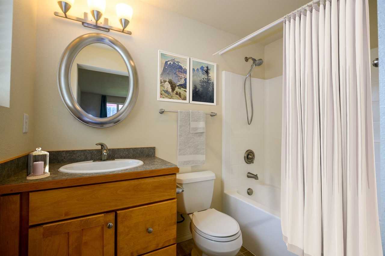 1410 W Babcock St #C - Photo 7 of 16