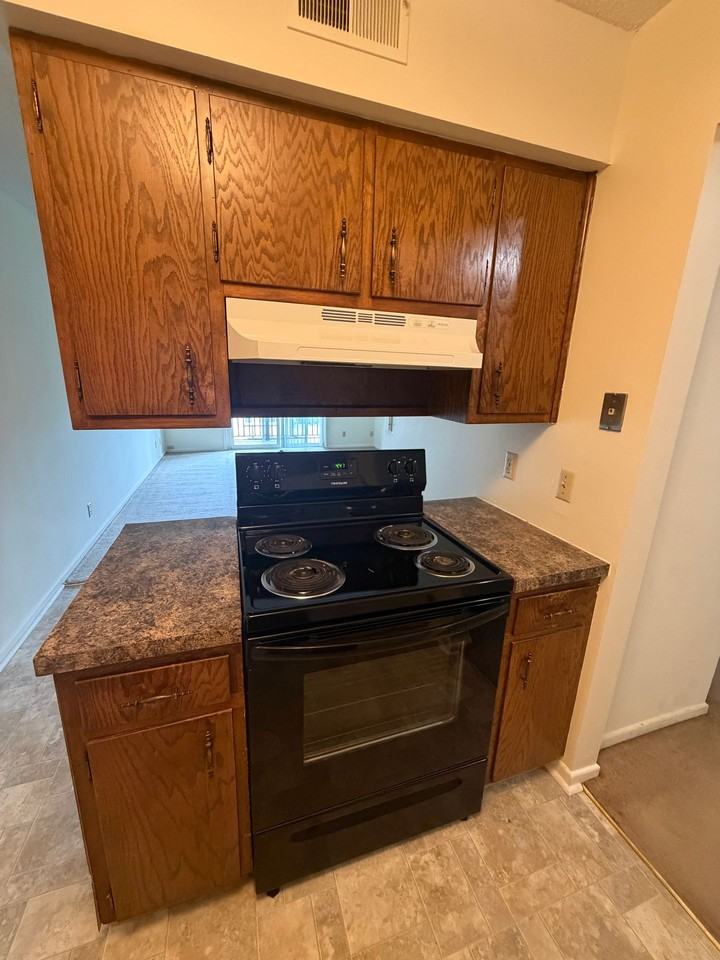 2 Bedroom 1 Bath apartment in Ankeny IA - Photo 2 of 8