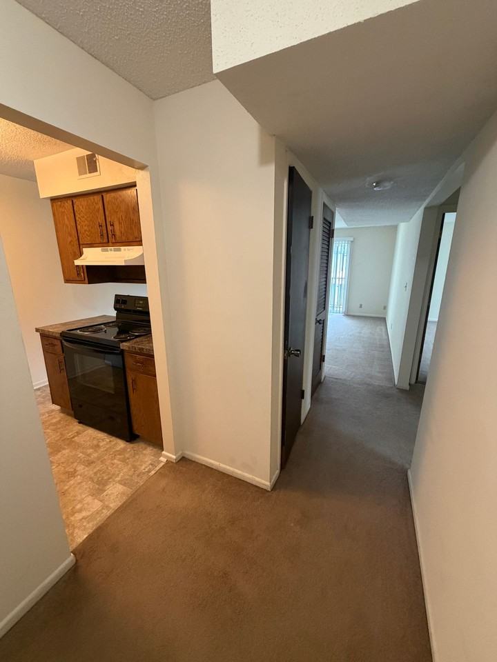 2 Bedroom 1 Bath apartment in Ankeny IA - Photo 3 of 8