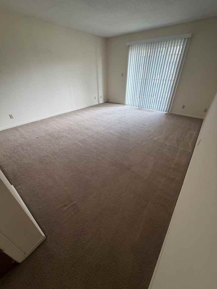 2 Bedroom 1 Bath apartment in Ankeny IA - Photo 4 of 8