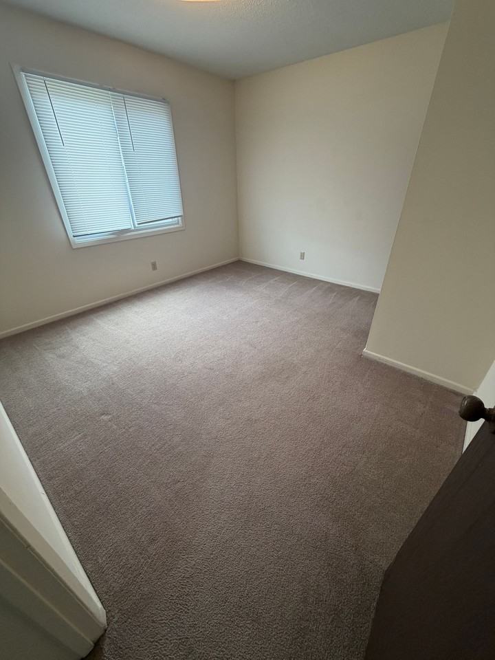 2 Bedroom 1 Bath apartment in Ankeny IA - Photo 6 of 8