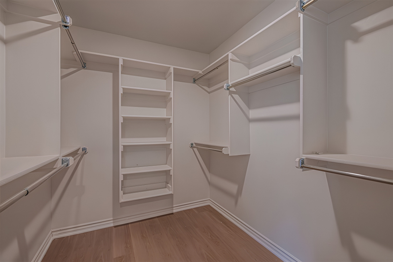 118 Cedar St - Photo 7 of 17