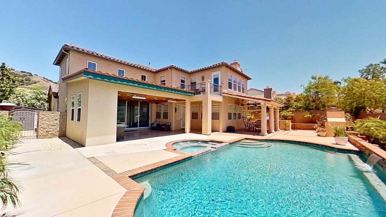 4350 Bob White Rd - Photo 3 of 50