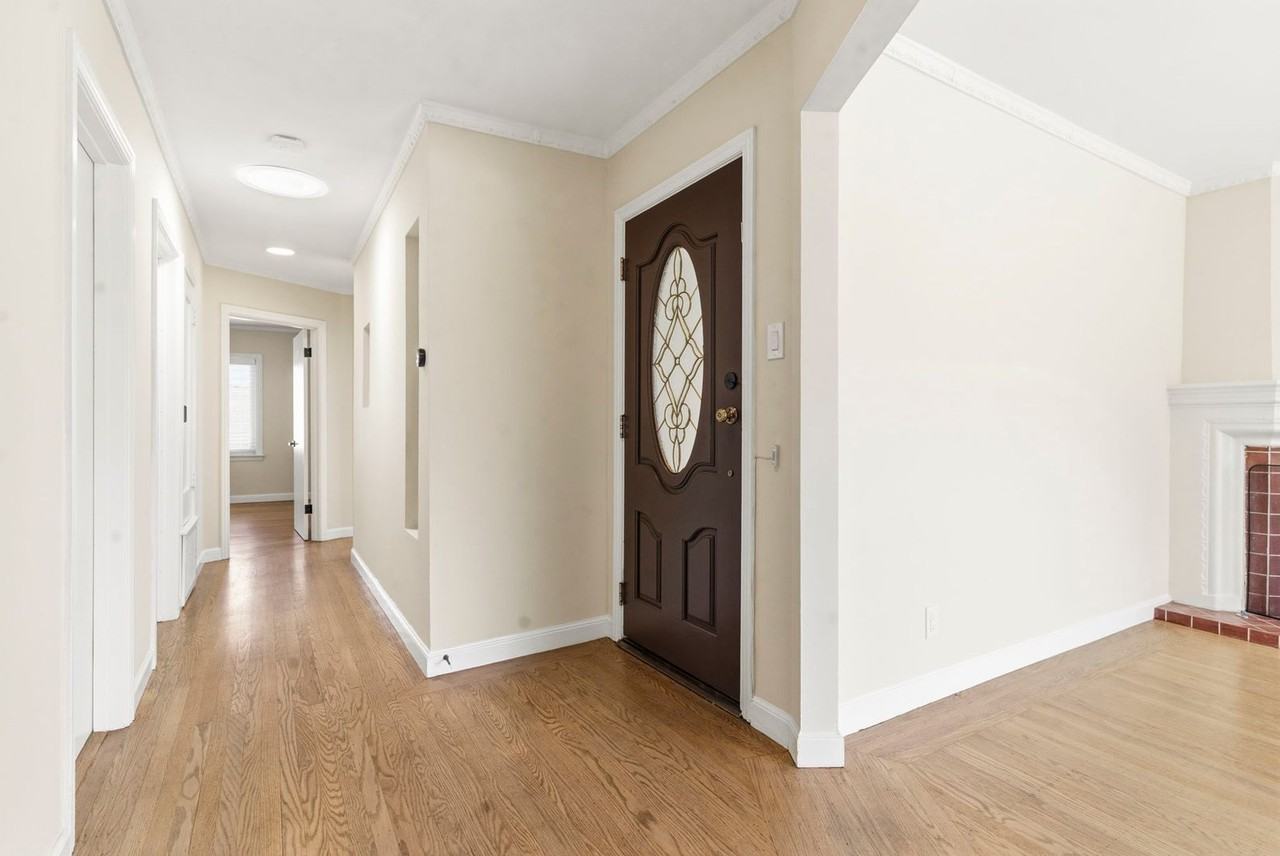 290 Holyoke St - Photo 3 of 42