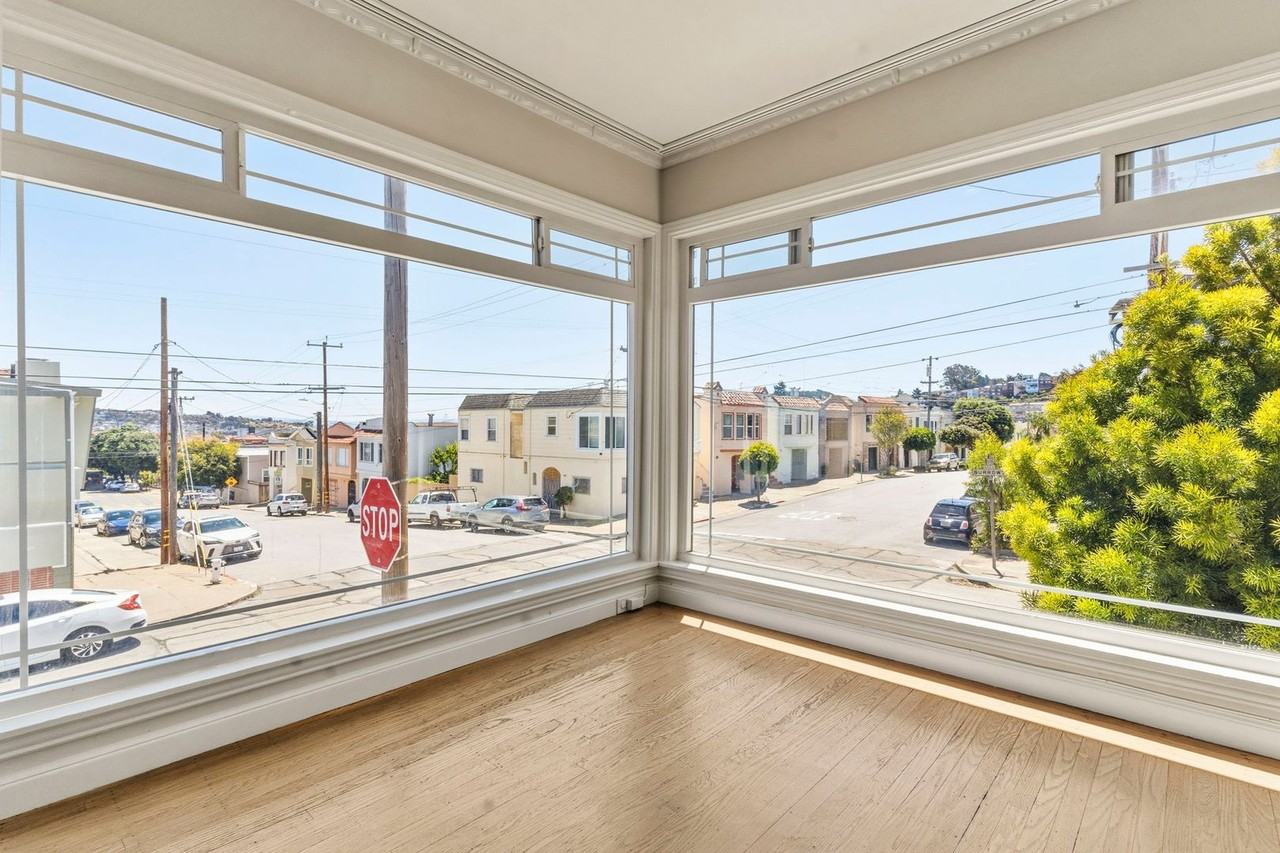 290 Holyoke St - Photo 5 of 42