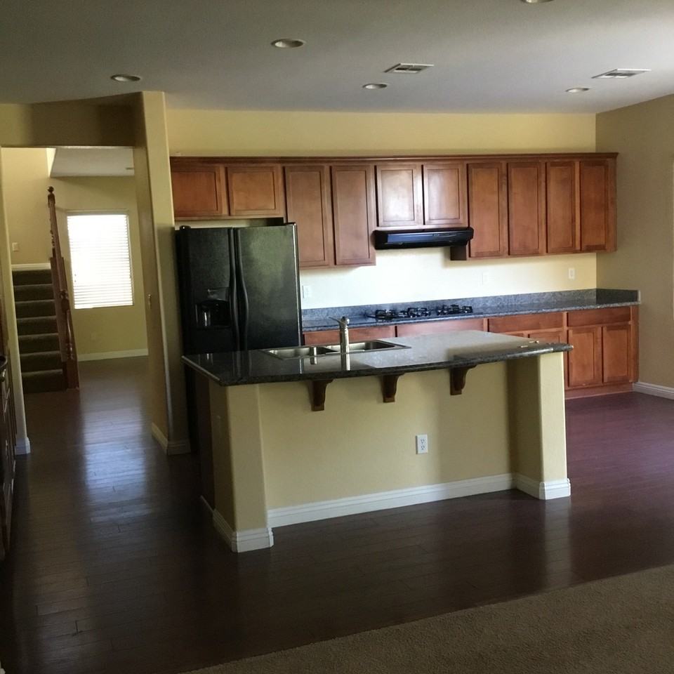 8105 Tazeer St - Photo 4 of 21