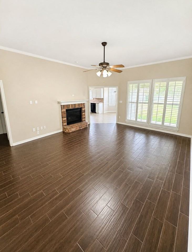 2914 Le Oaks Dr - Photo 2 of 10