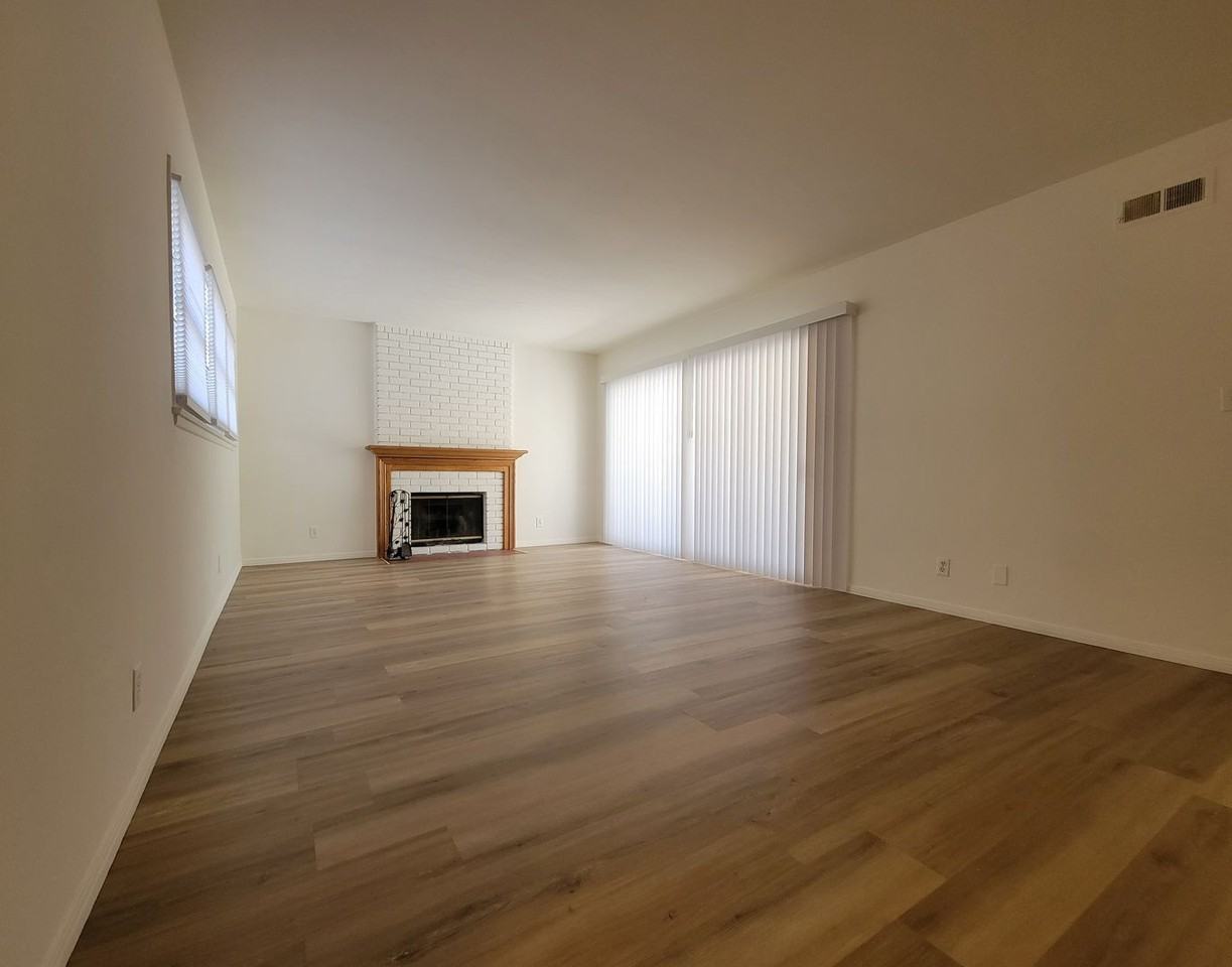 7118 Irondale Ave - Photo 3 of 22