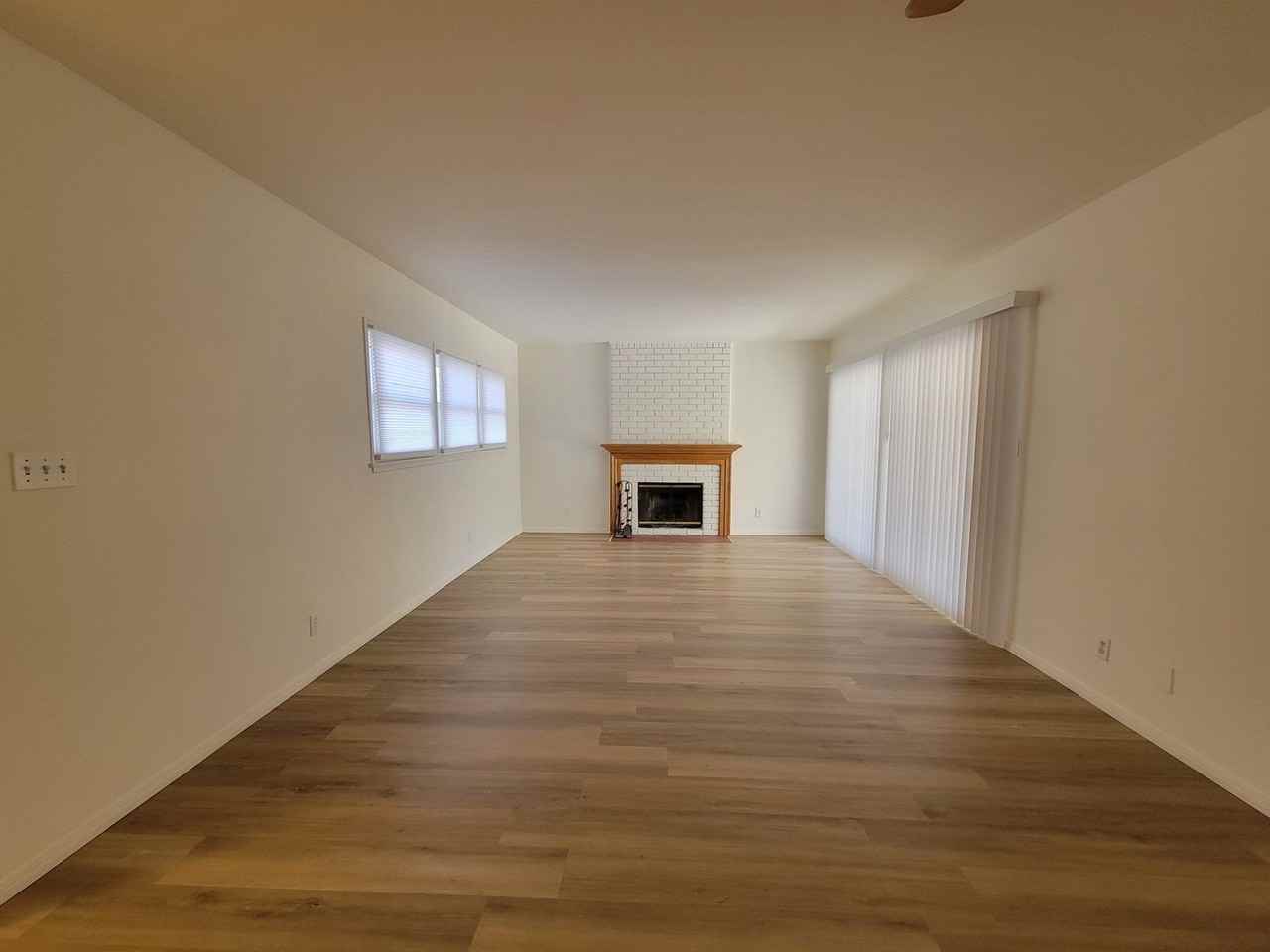 7118 Irondale Ave - Photo 4 of 22