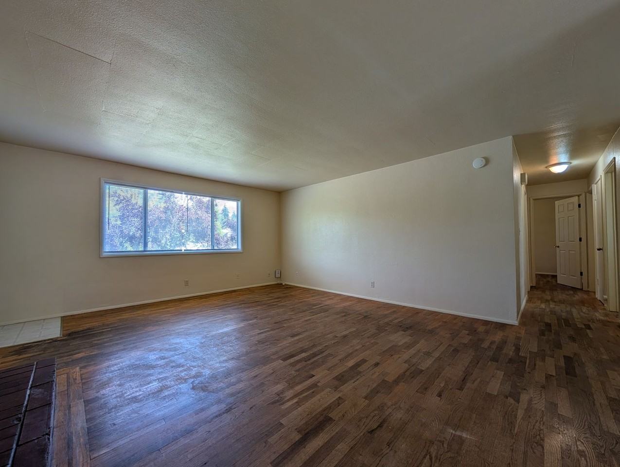1180 E 32nd Ave - Photo 4 of 25
