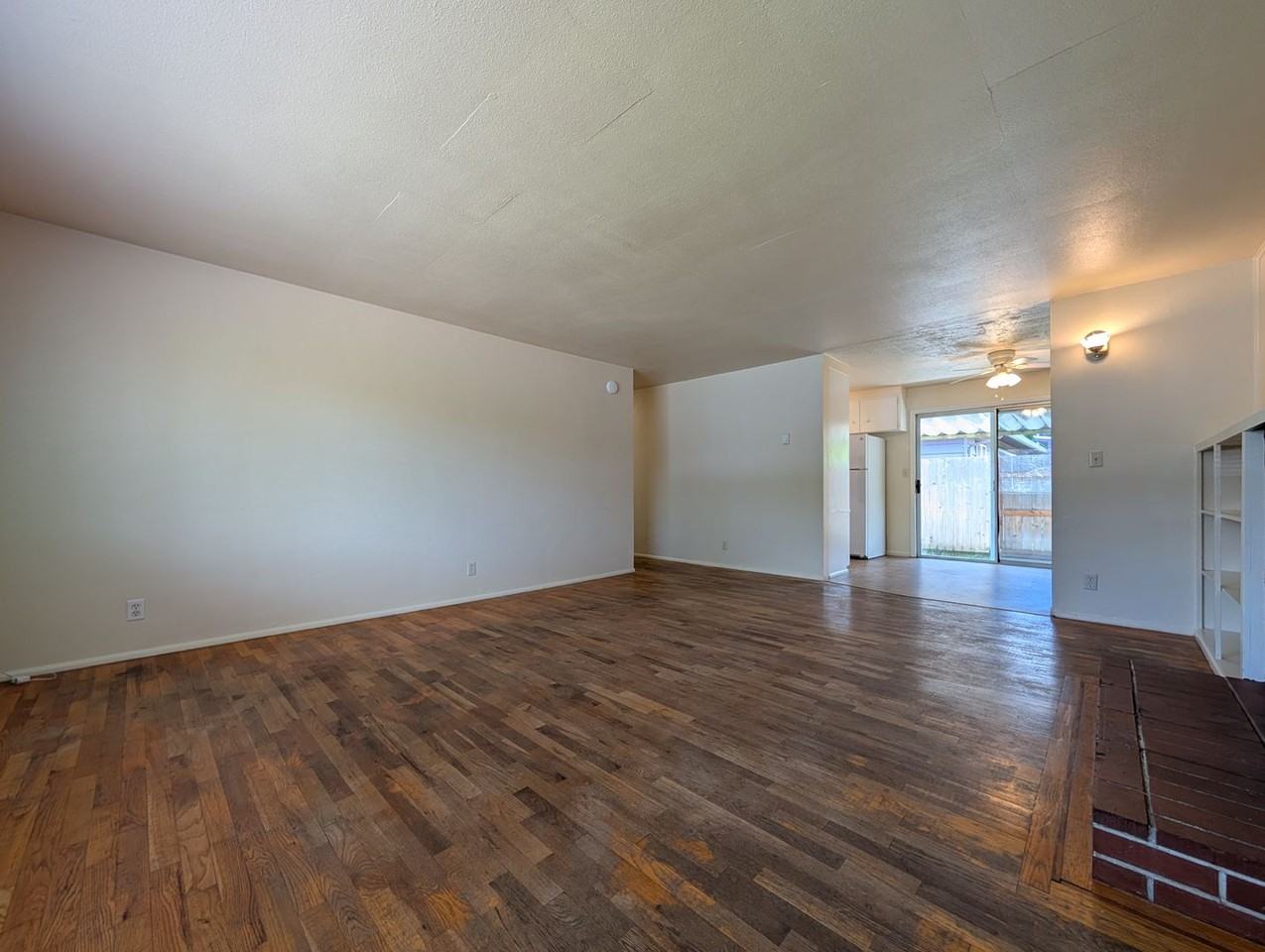 1180 E 32nd Ave - Photo 5 of 25