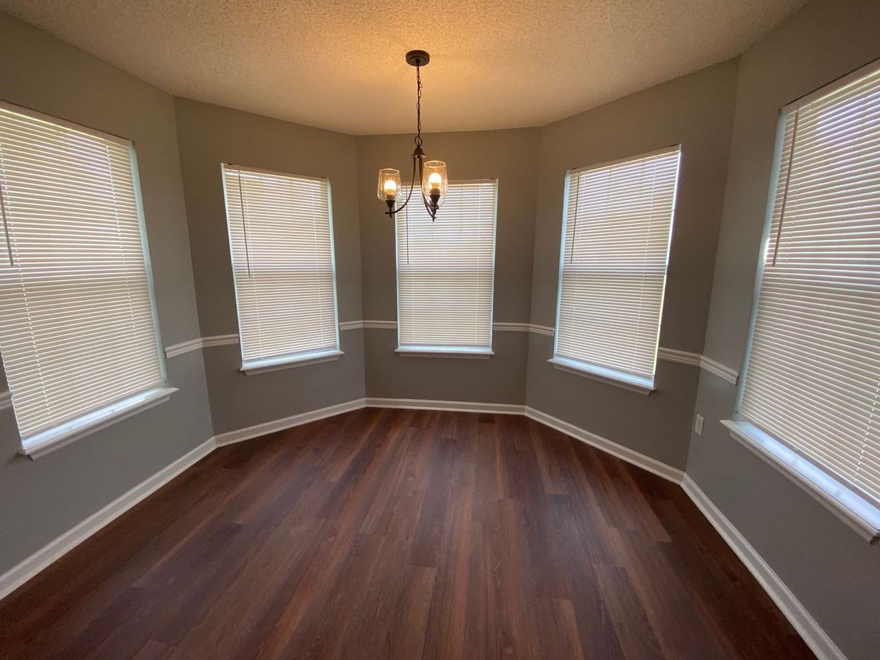 3928 Laurelbrook Dr - Photo 2 of 13