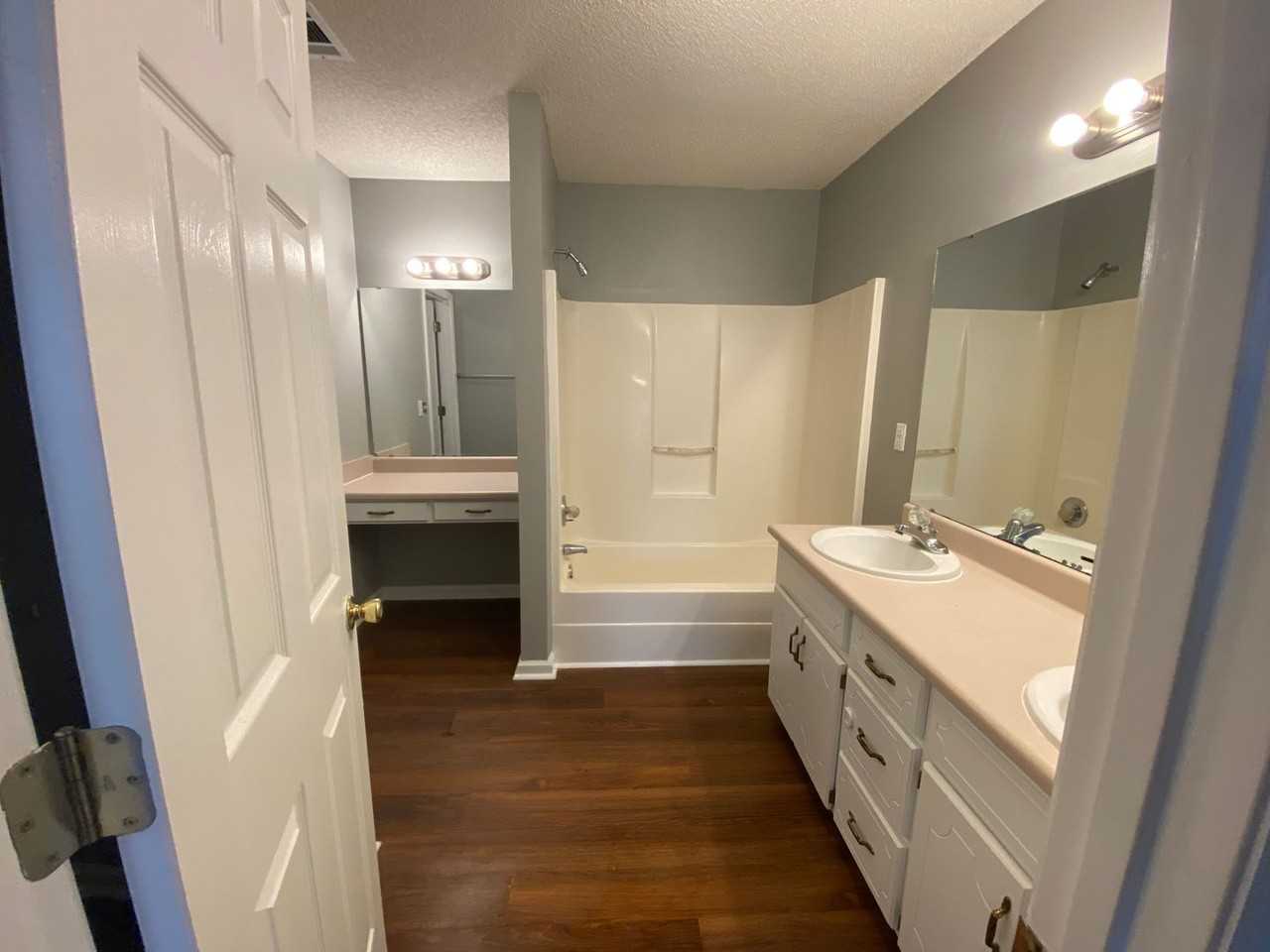 3928 Laurelbrook Dr - Photo 4 of 13