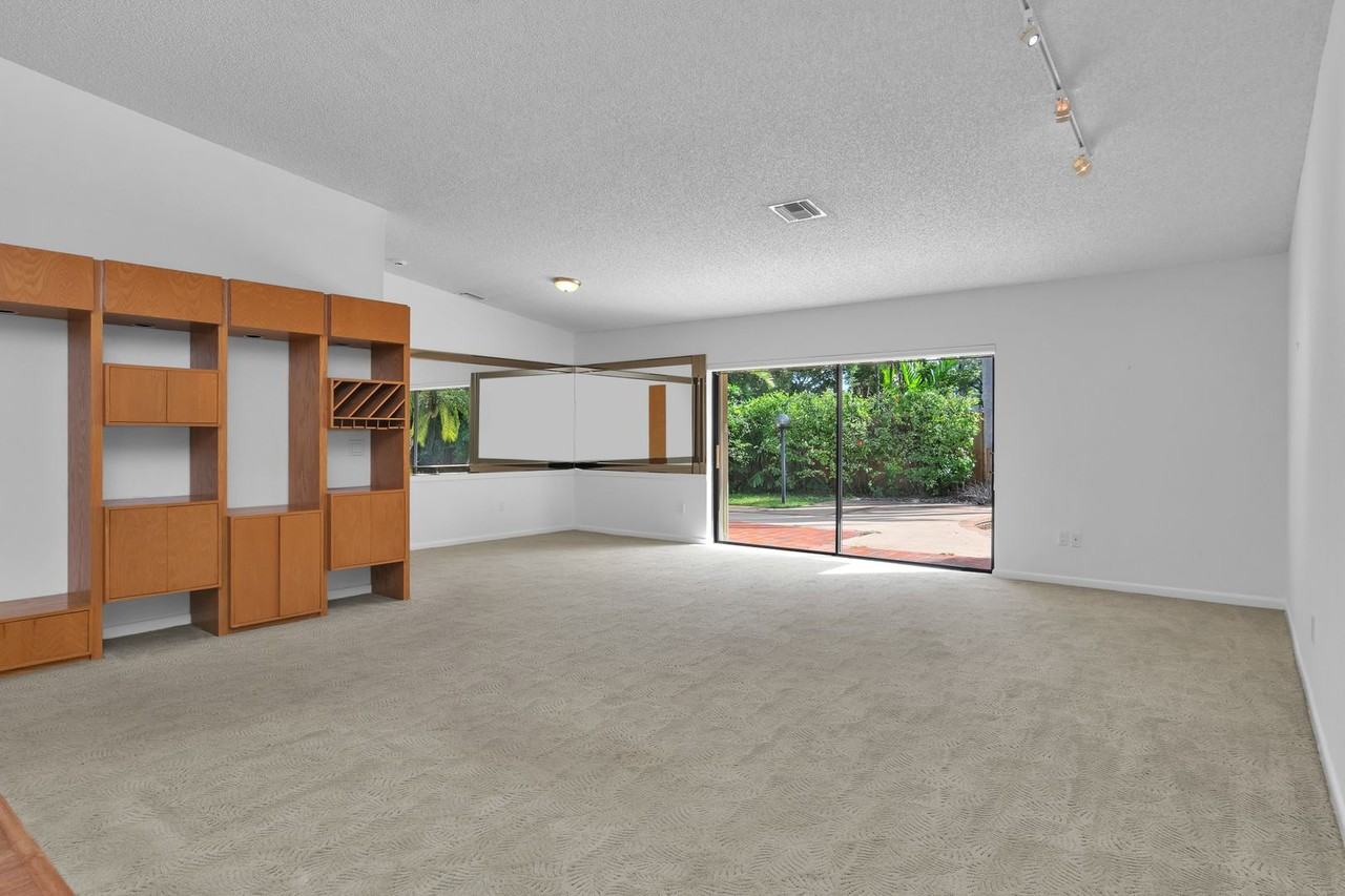 21131 Highland Lakes Blvd - Photo 3 of 28