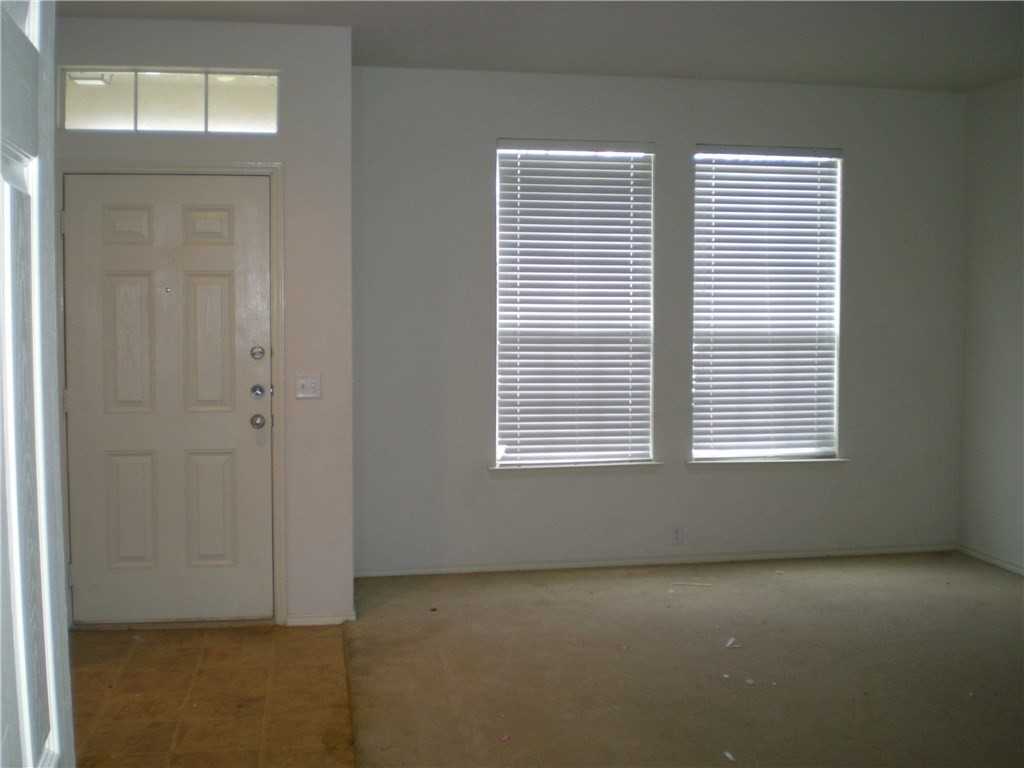 2224 Stonepark Pl - Photo 3 of 15