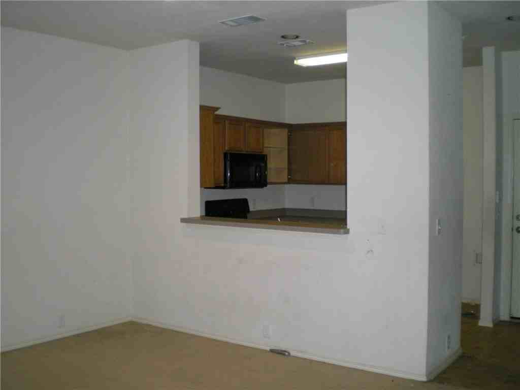 2224 Stonepark Pl - Photo 4 of 15