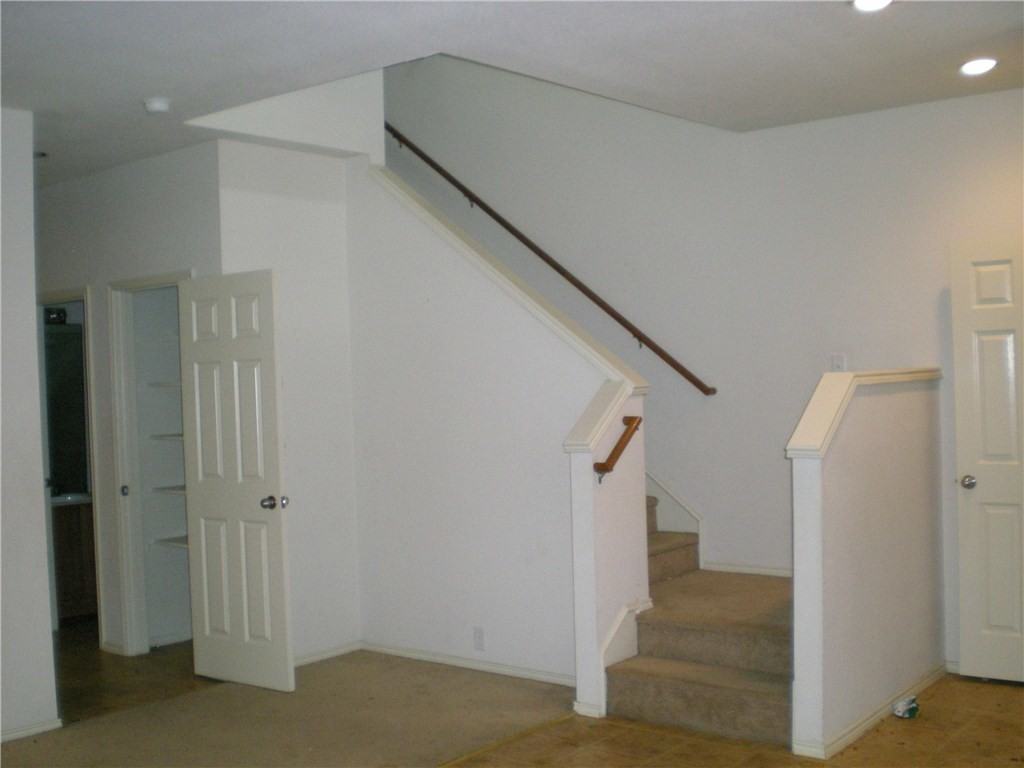 2224 Stonepark Pl - Photo 7 of 15