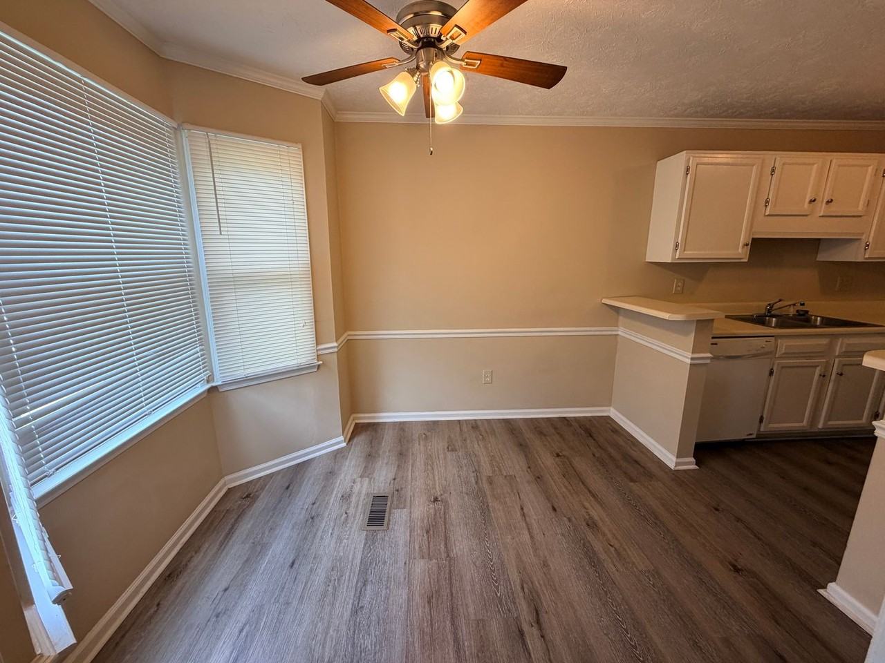 2836 New South Dr - Photo 2 of 15