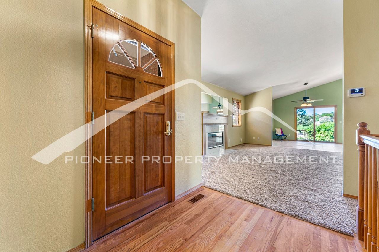 2924 Troxell Ave - Photo 4 of 25