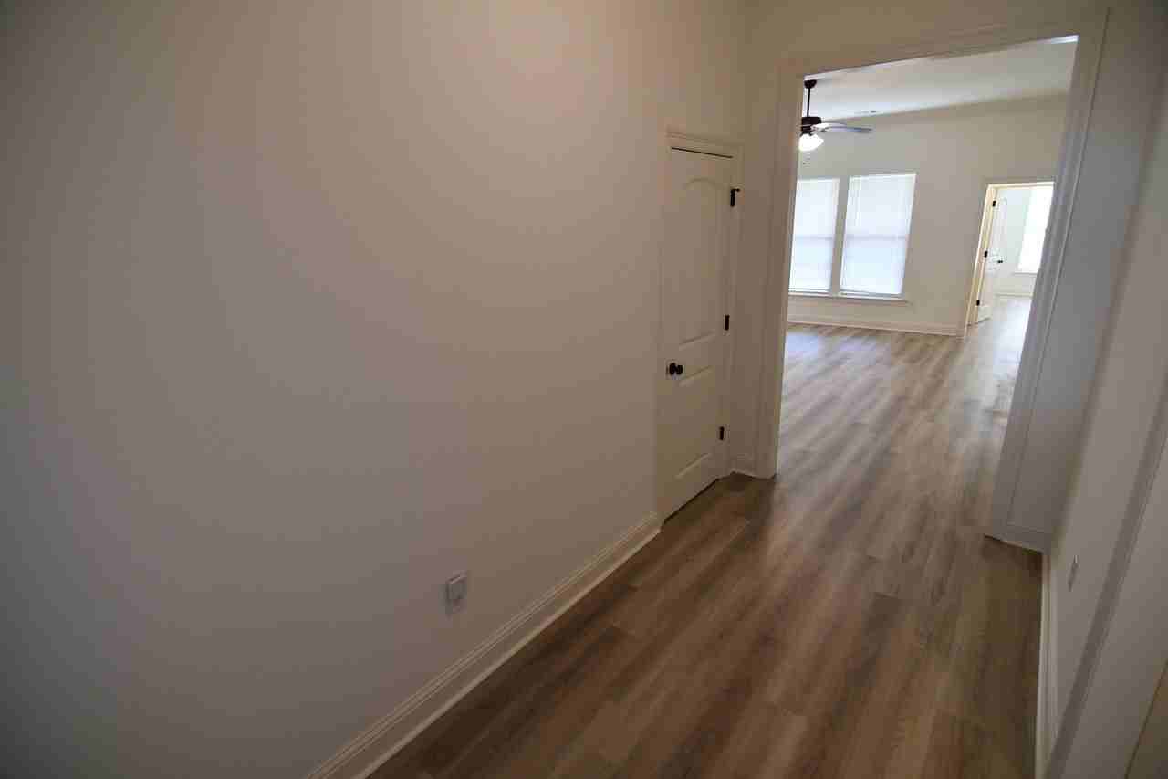 7108 Kenilworth Crossing Ave - Photo 4 of 38