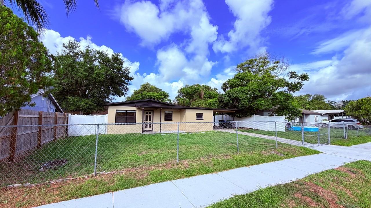 2708 Geoffrey Dr - Photo 3 of 25