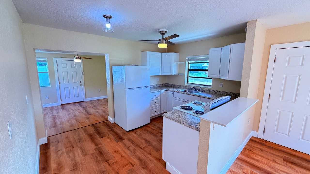 2708 Geoffrey Dr - Photo 6 of 25