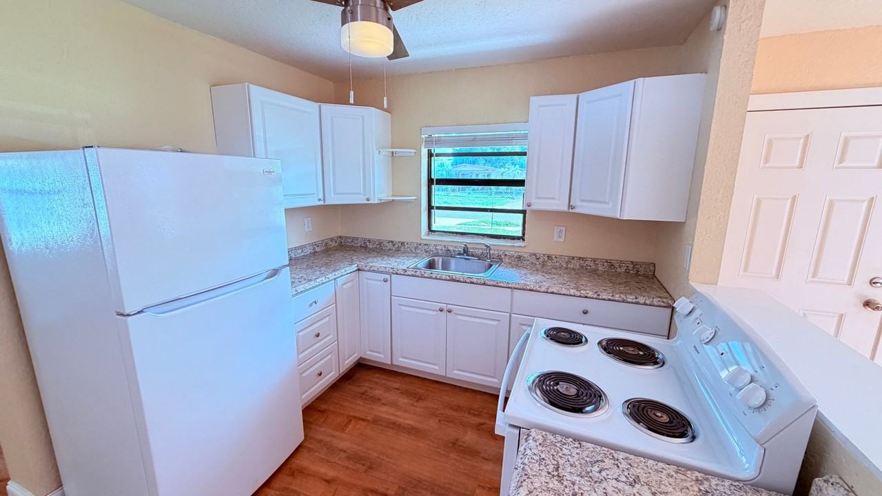 2708 Geoffrey Dr - Photo 7 of 25