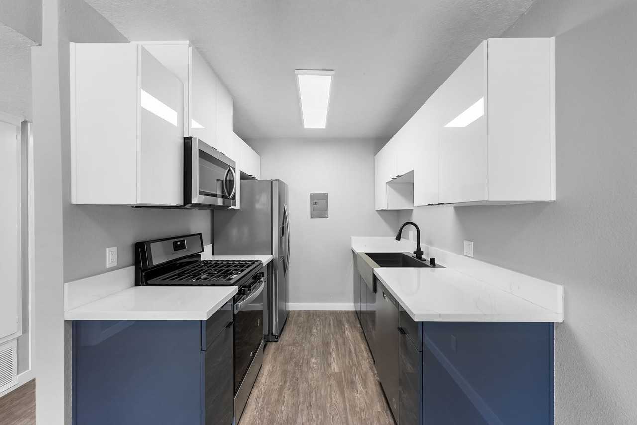 Park Apartments - Photo 3 of 27