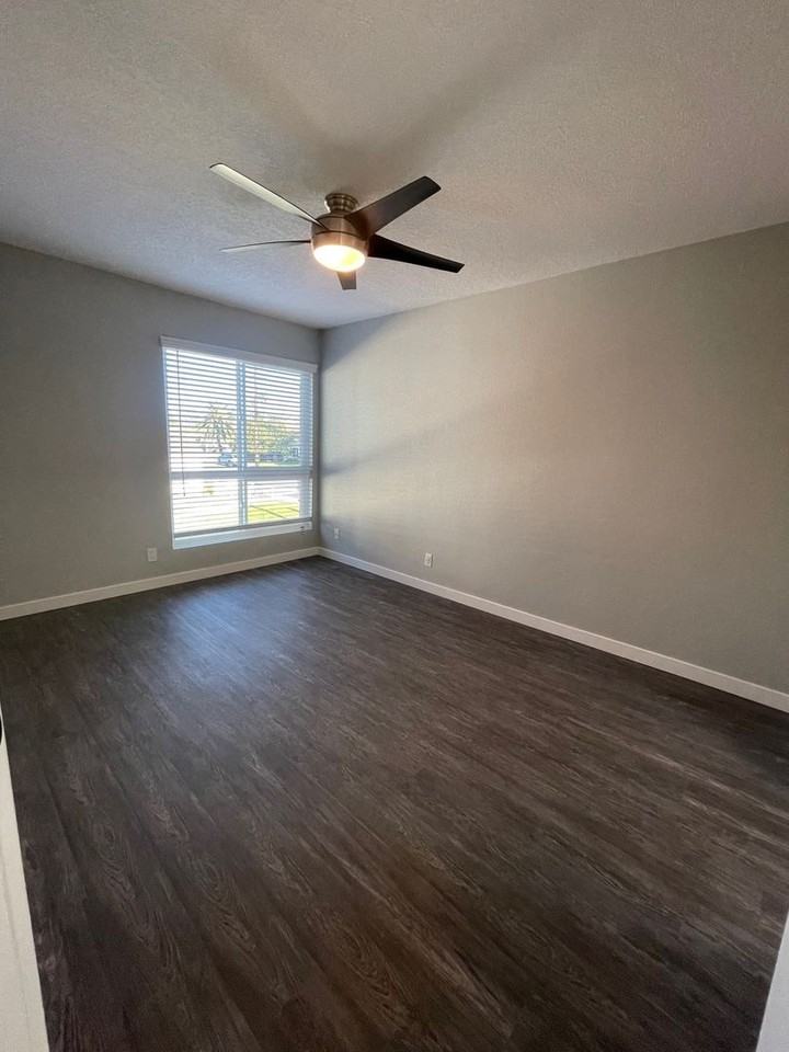 Park Apartments - Photo 7 of 27